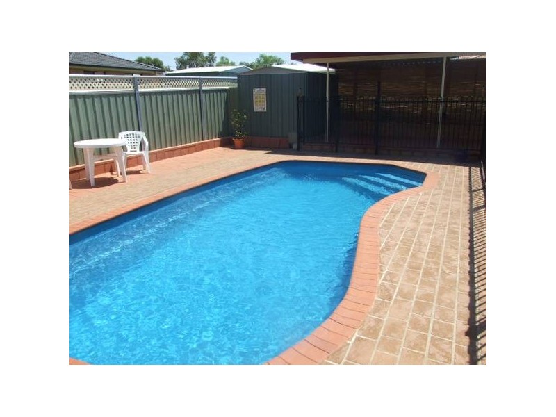 102 Dalton Street, Parkes NSW 2870