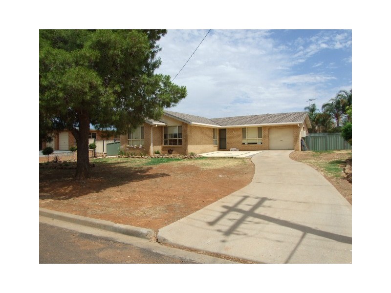 55 Medlyn Street, Parkes NSW 2870