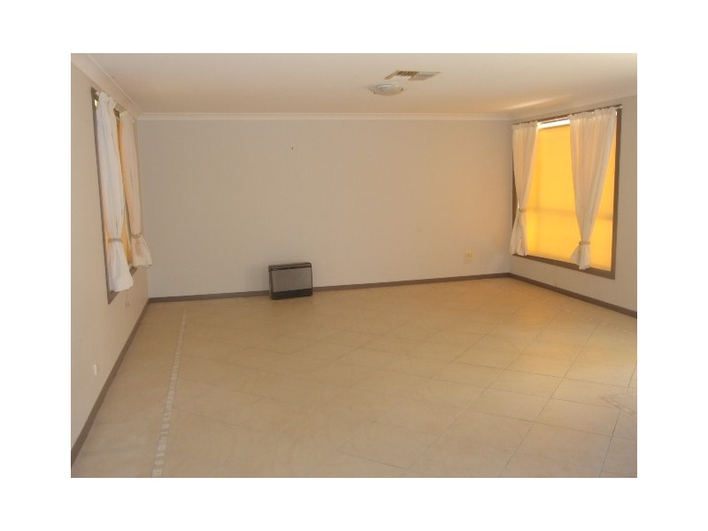 55 Medlyn Street, Parkes NSW 2870