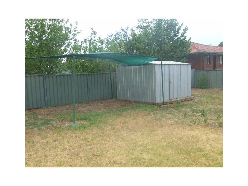 21 Thomas Tom Crescent, Parkes NSW 2870