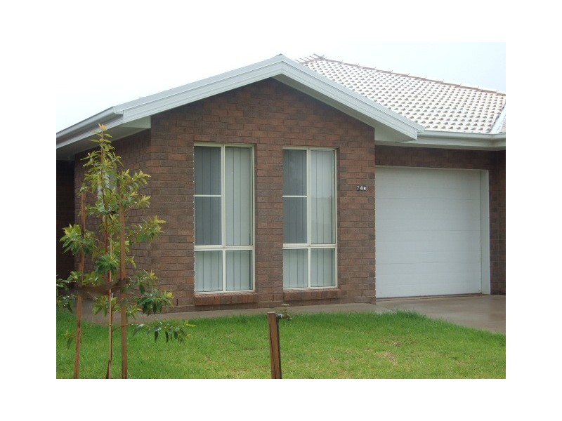 74B Close Street, Parkes NSW 2870