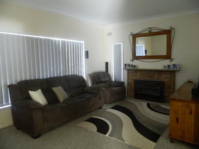 12 Sydney Street, Parkes NSW 2870