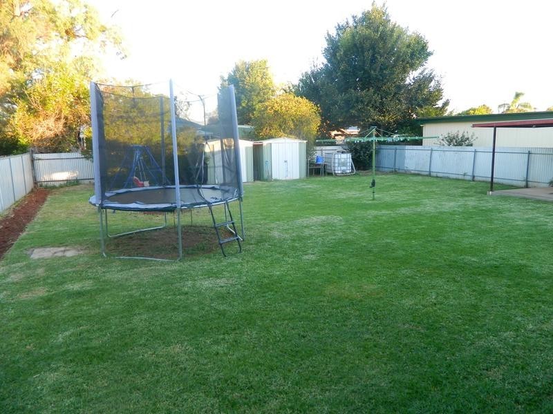 12 Sydney Street, Parkes NSW 2870