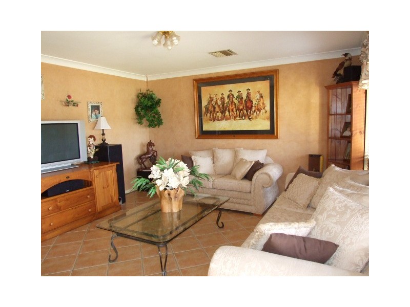 29 Webb Street, Parkes NSW 2870