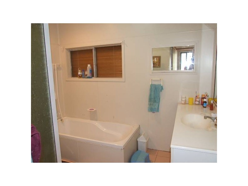 201 Military Road, Parkes NSW 2870