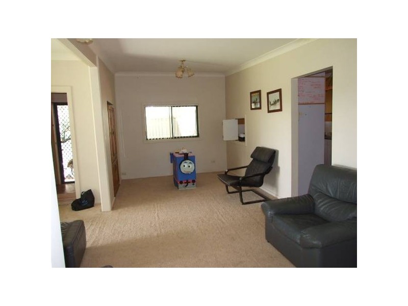 201 Military Road, Parkes NSW 2870