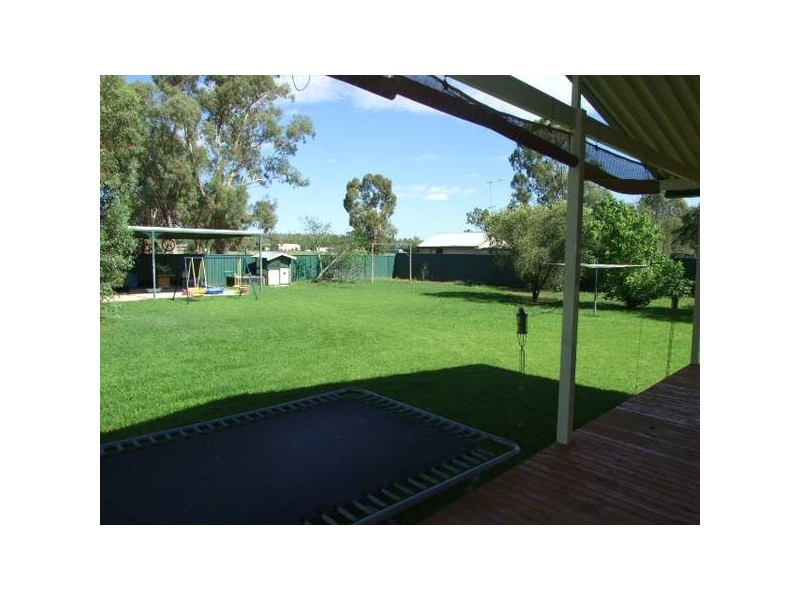 201 Military Road, Parkes NSW 2870