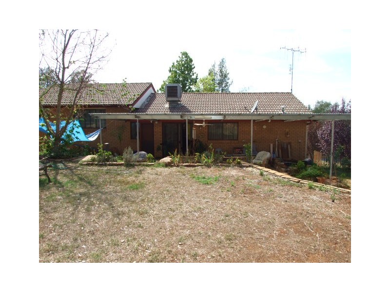 17 Bowler Street, Eugowra NSW 2806