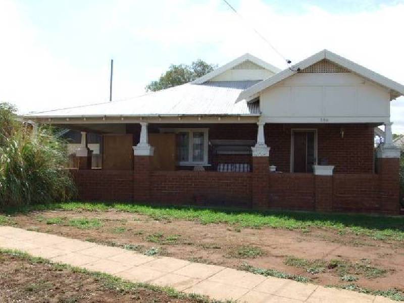 389 Clarinda Street, Parkes NSW 2870