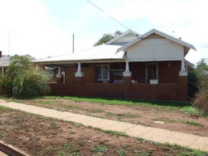 389 Clarinda Street, Parkes NSW 2870