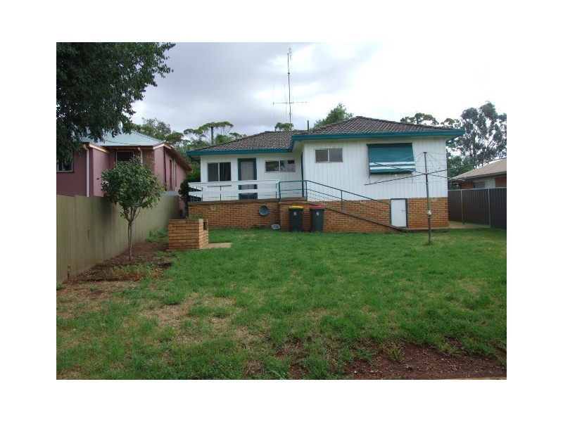 25 Goobang Street, Parkes NSW 2870