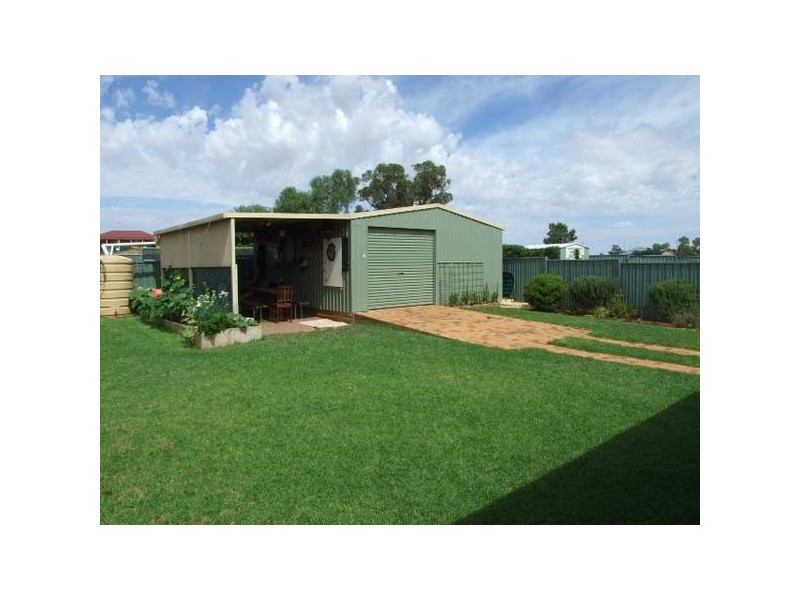 33 Best Street, Parkes NSW 2870