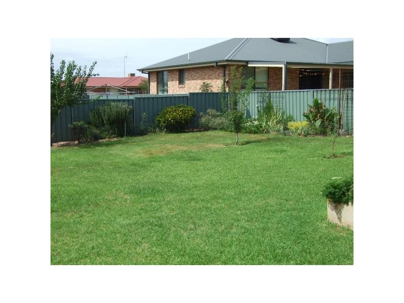 33 Best Street, Parkes NSW 2870