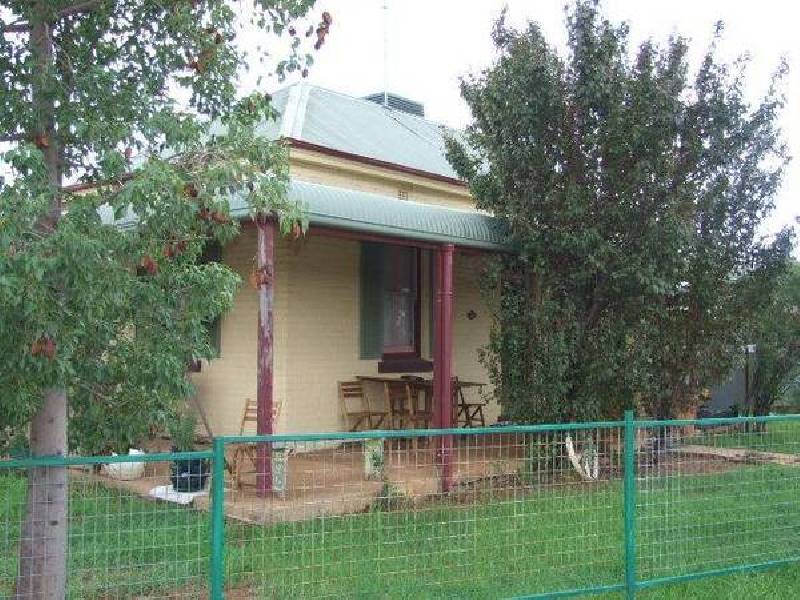 2 Junction Street, Parkes NSW 2870