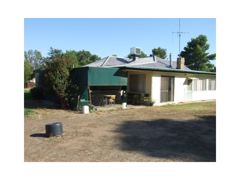 Thuruna Flagstone street, Cookamidgera NSW 2870