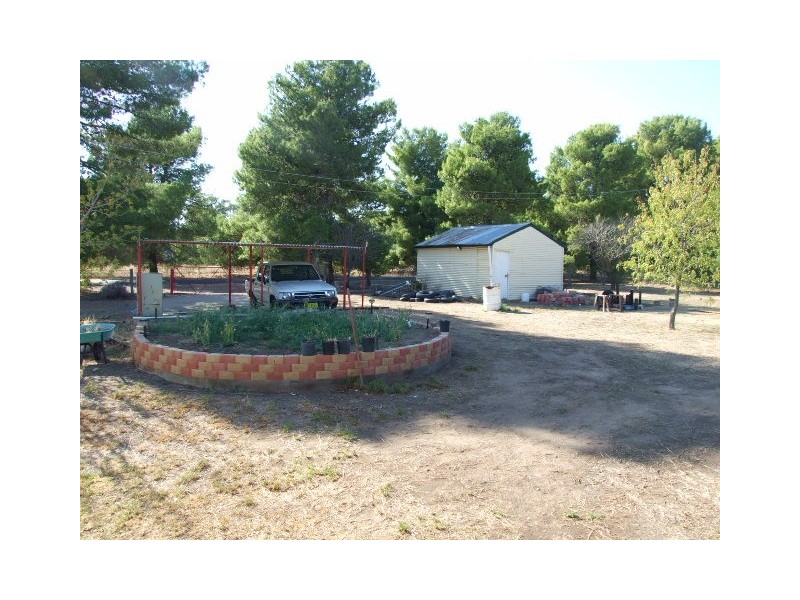 Thuruna Flagstone street, Cookamidgera NSW 2870