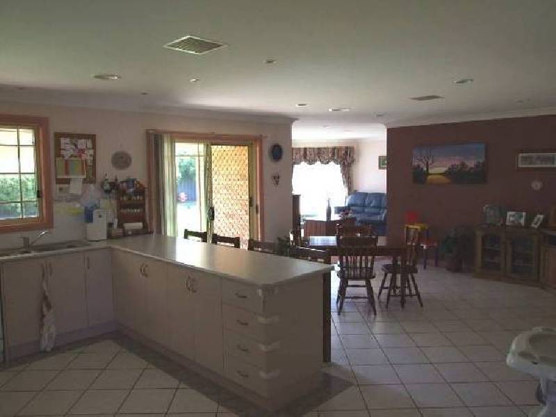 21 Glenburnie Close, Parkes NSW 2870