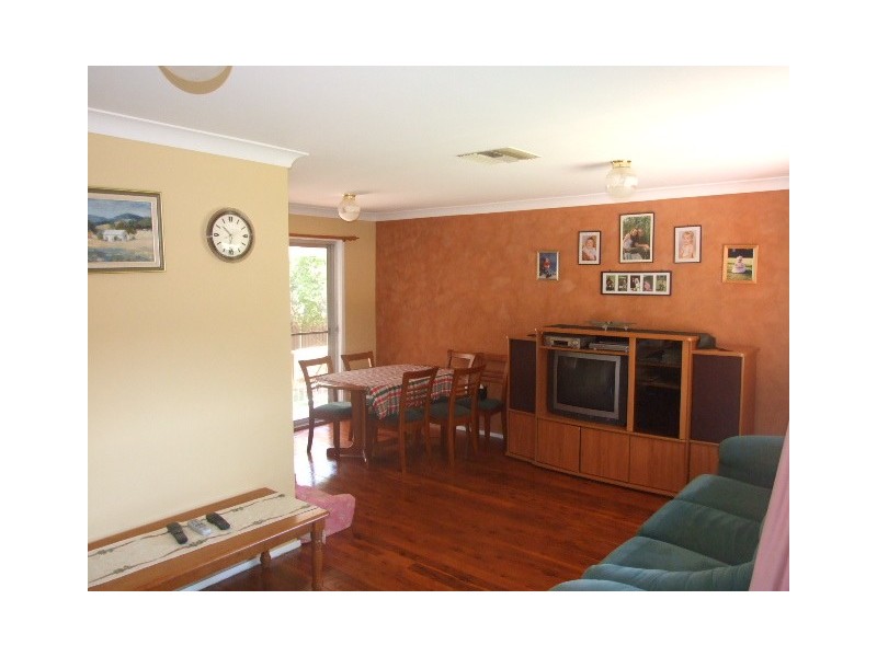 34 Evans Parade, Parkes NSW 2870