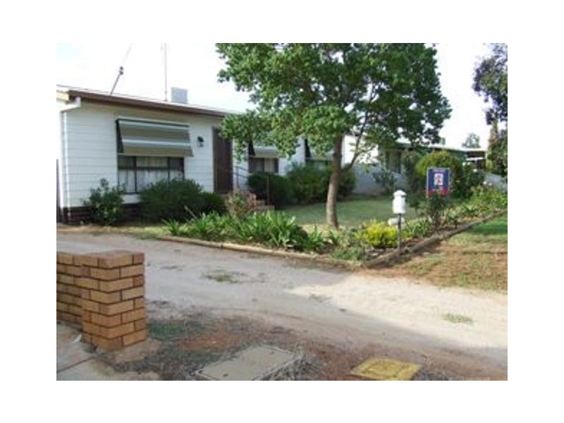 17 Lawson Street, Parkes NSW 2870