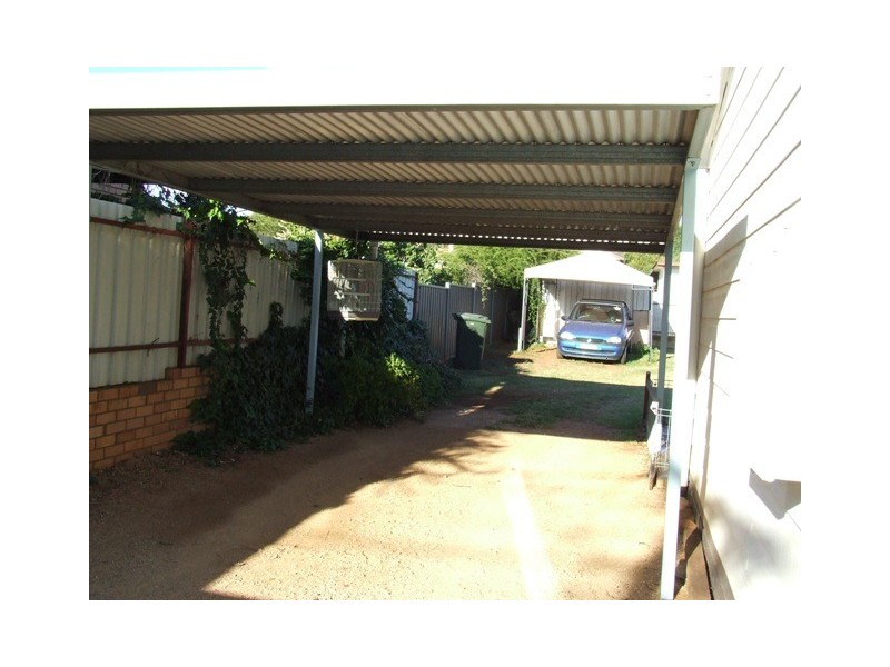 17 Lawson Street, Parkes NSW 2870