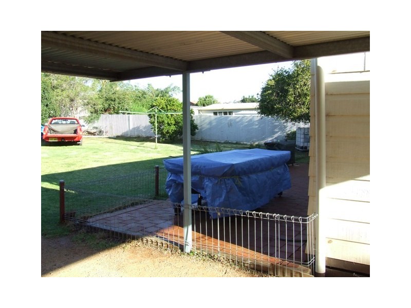 17 Lawson Street, Parkes NSW 2870