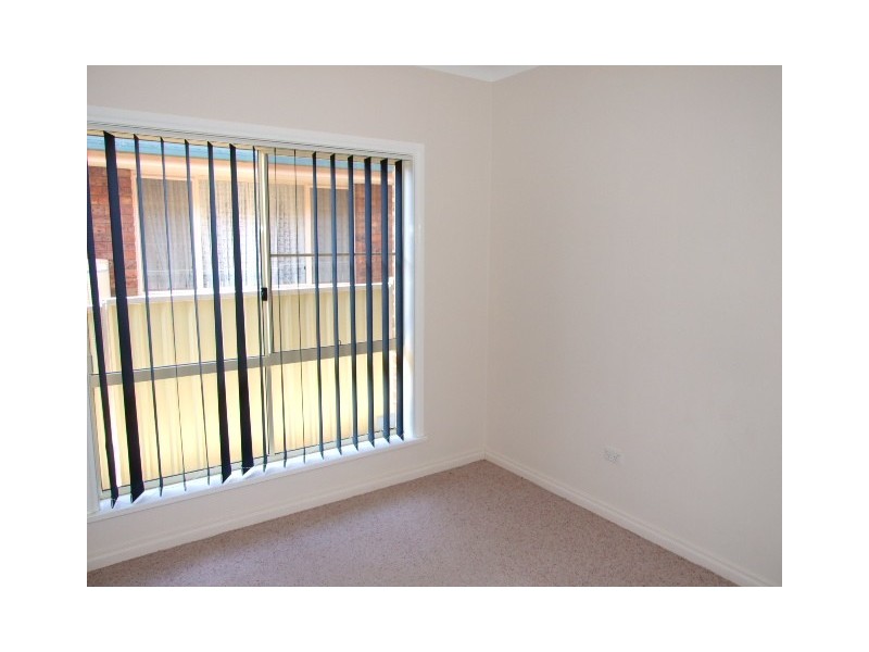 42 Ebelina Crescent, Parkes NSW 2870