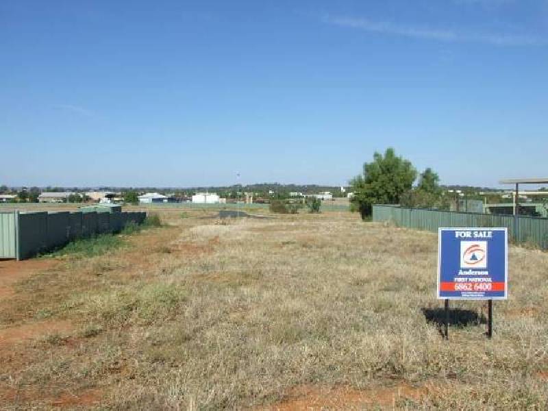 39 Blaxland Street, Parkes NSW 2870