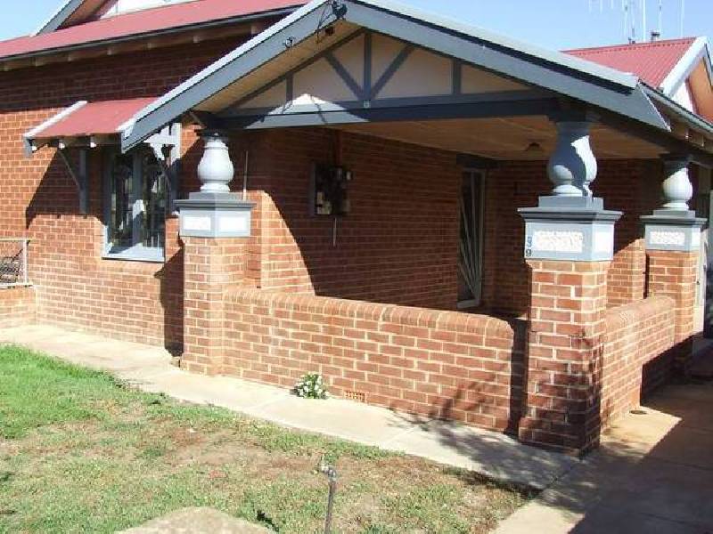 9 Cecile Street, Parkes NSW 2870