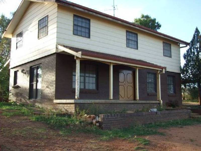1 Hamilton Road, Parkes NSW 2870