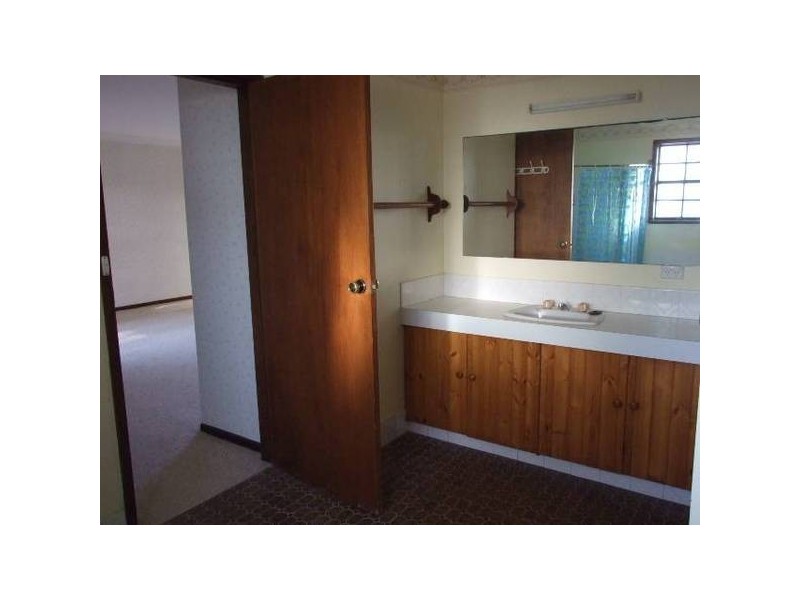1 Hamilton Road, Parkes NSW 2870