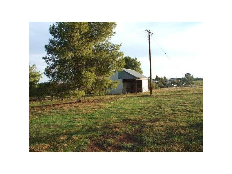 1 Hamilton Road, Parkes NSW 2870