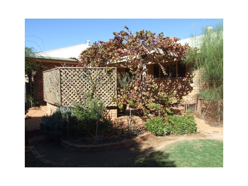 28 Fisher Street, Parkes NSW 2870