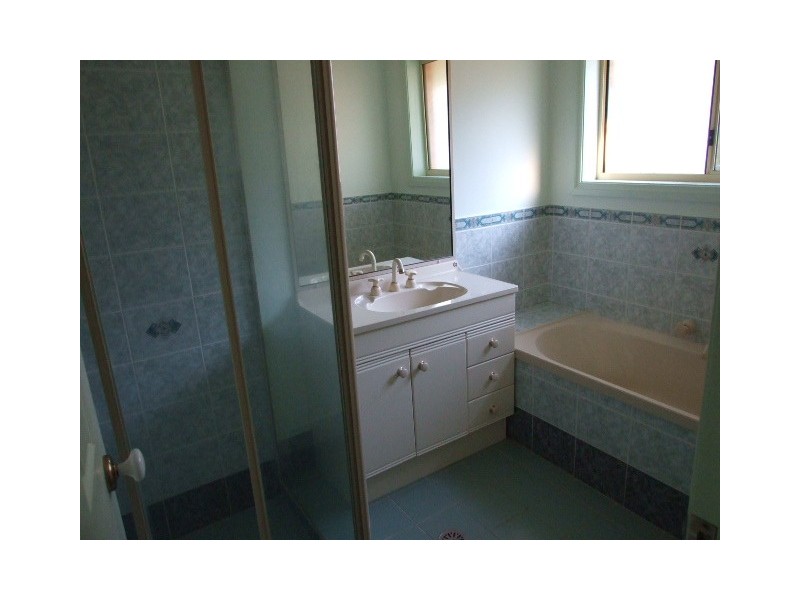 4 Endeavour Place, Parkes NSW 2870