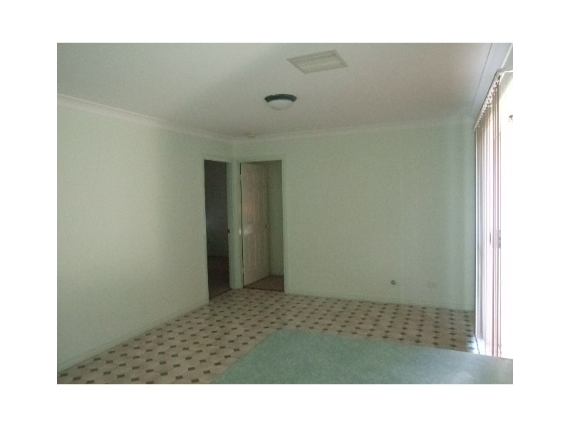 4 Endeavour Place, Parkes NSW 2870