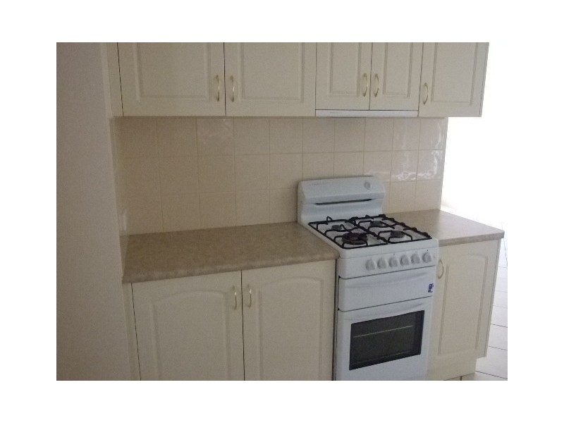 2/9 Basil Avenue, Parkes NSW 2870