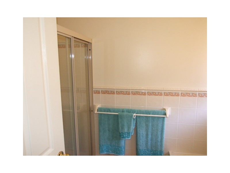 8 Noonan Street, Parkes NSW 2870
