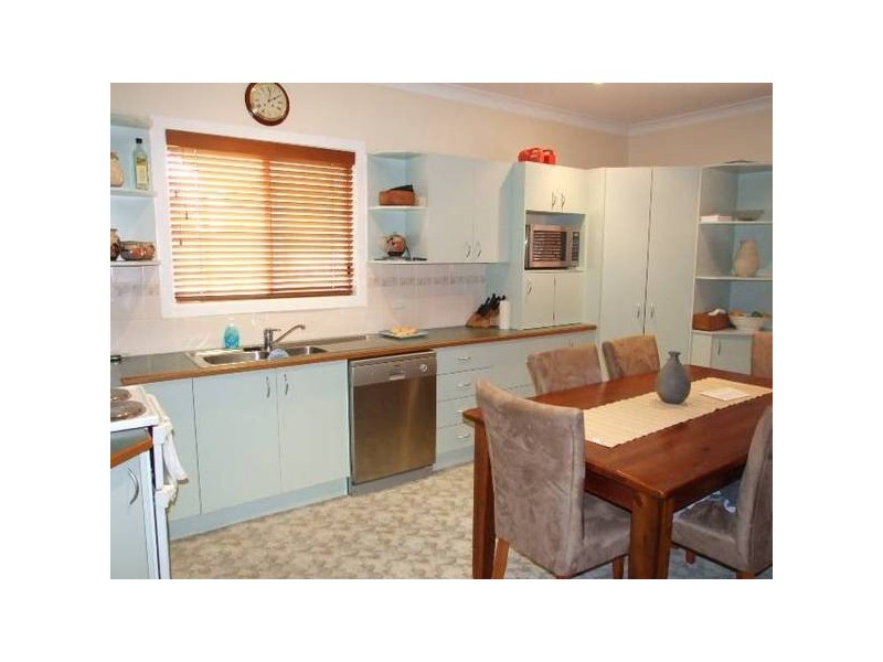 42 Church Street, Parkes NSW 2870