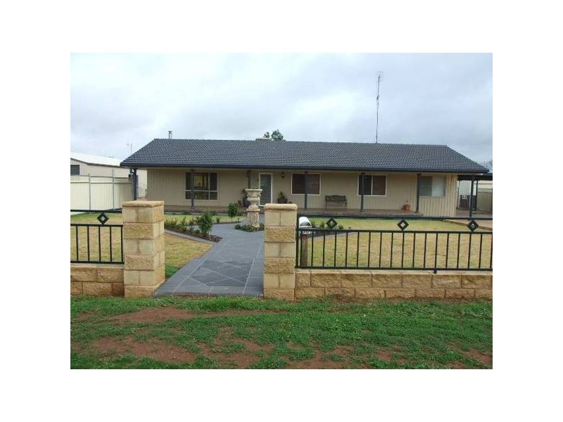 Paterson Street, Parkes NSW 2870