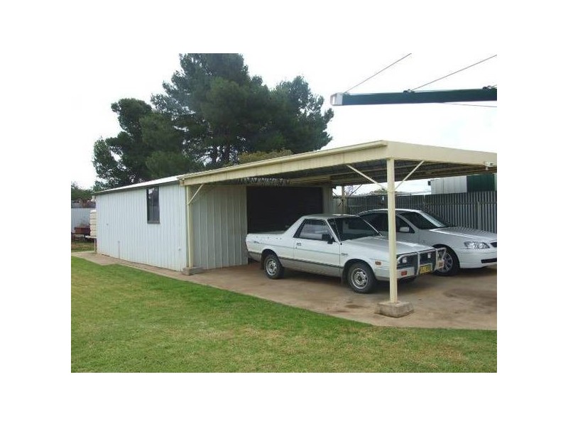 20 Middleton Street, Parkes NSW 2870