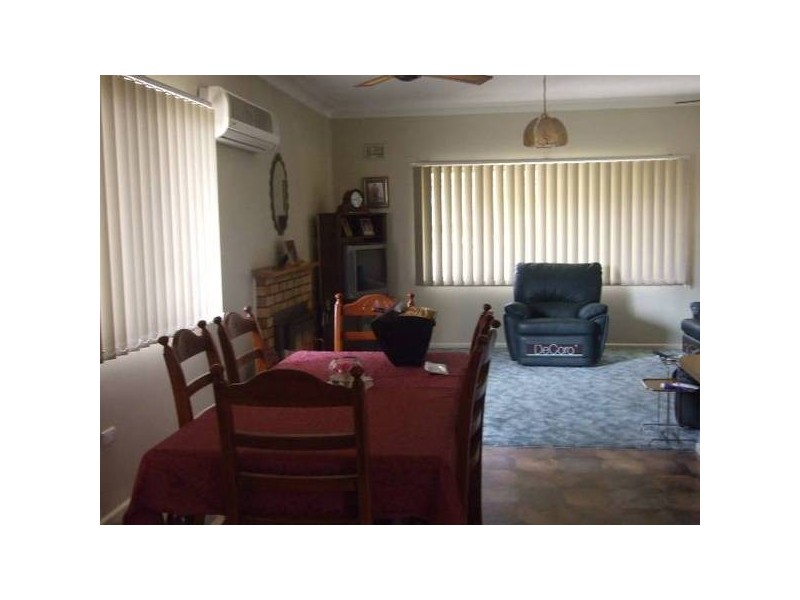 20 Middleton Street, Parkes NSW 2870