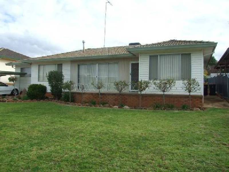 Moor
Street, Parkes NSW 2870