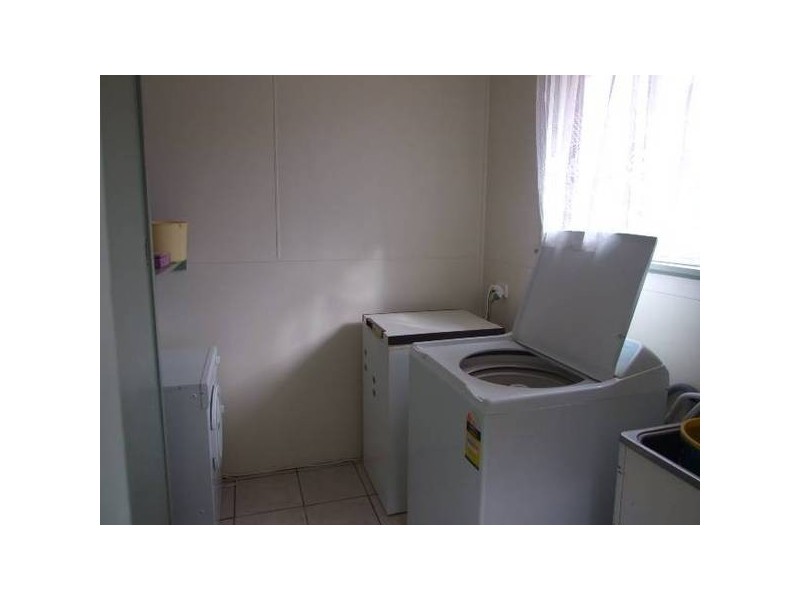 Moor
Street, Parkes NSW 2870