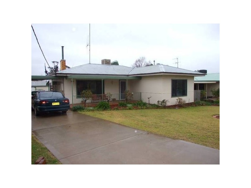 5 Hume Street, Parkes NSW 2870