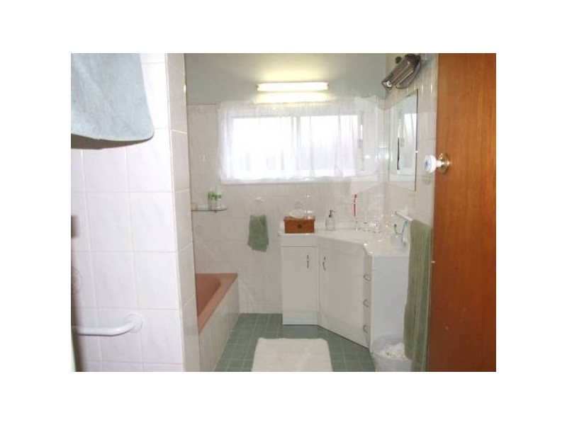 5 Hume Street, Parkes NSW 2870