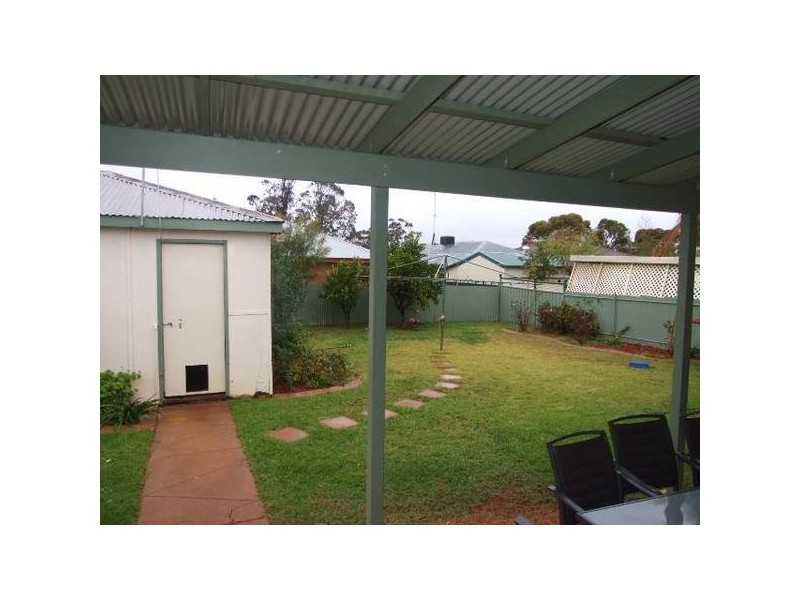 5 Hume Street, Parkes NSW 2870