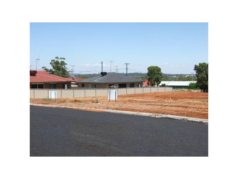 3 Off Farrer Street, Parkes NSW 2870