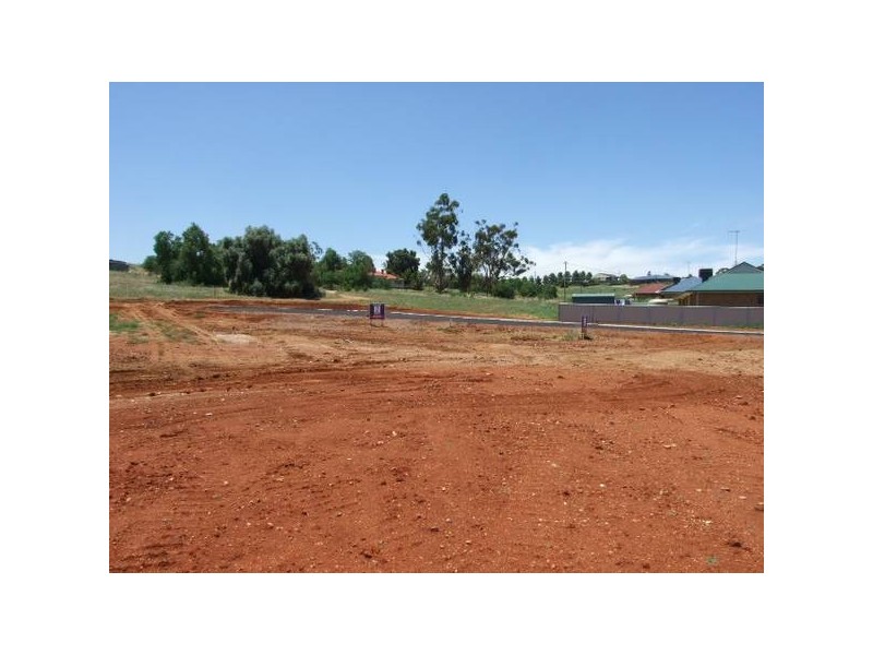 3 Off Farrer Street, Parkes NSW 2870