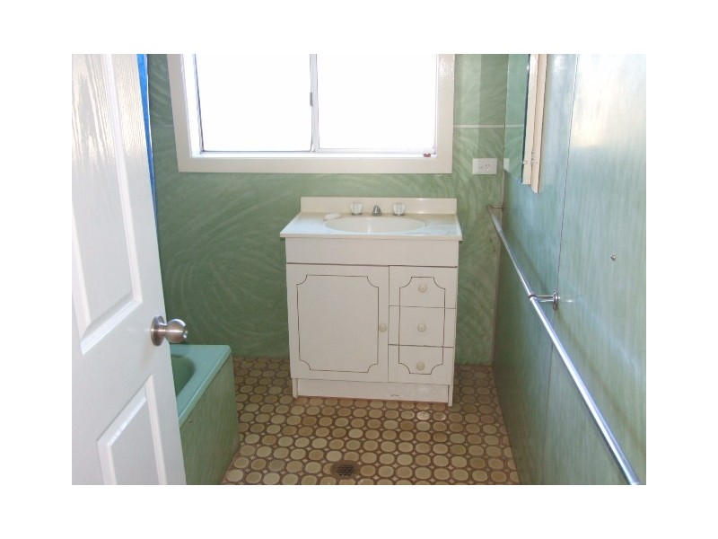 15 Coronation Avenue, Parkes NSW 2870