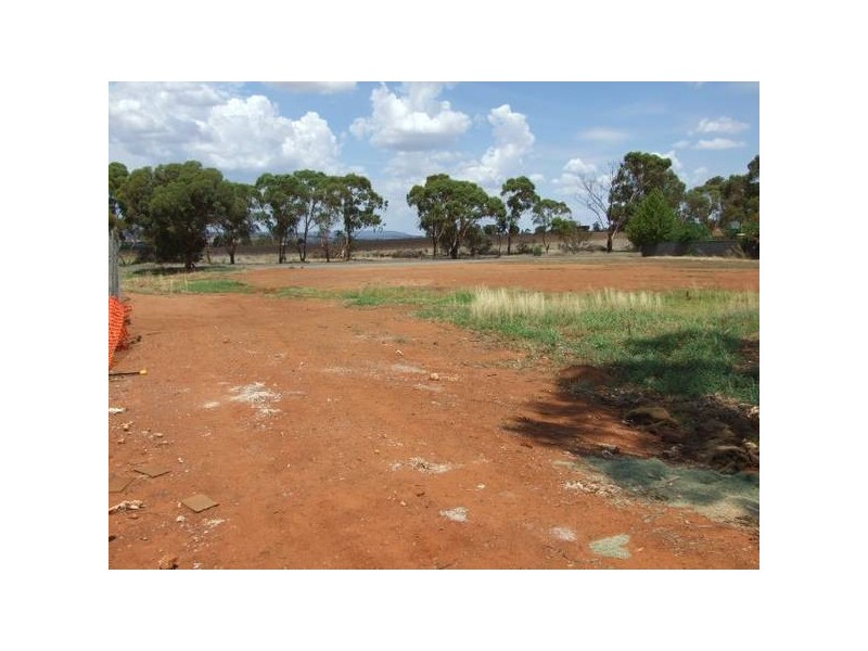 31 Noonan Street, Parkes NSW 2870