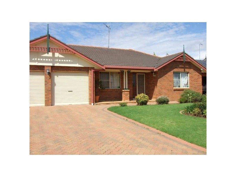 38 Ebelina Crescent, Parkes NSW 2870